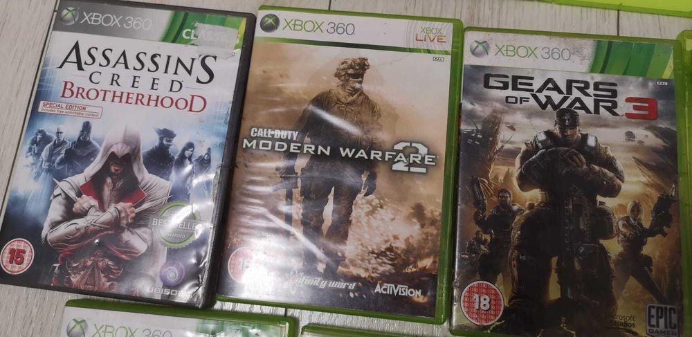 consola XBOX 360 complet + 18 jocuri