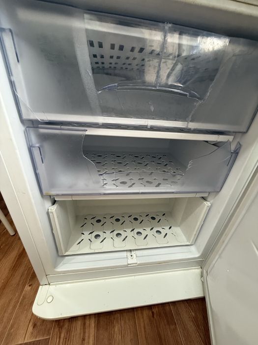 Продам холодильник