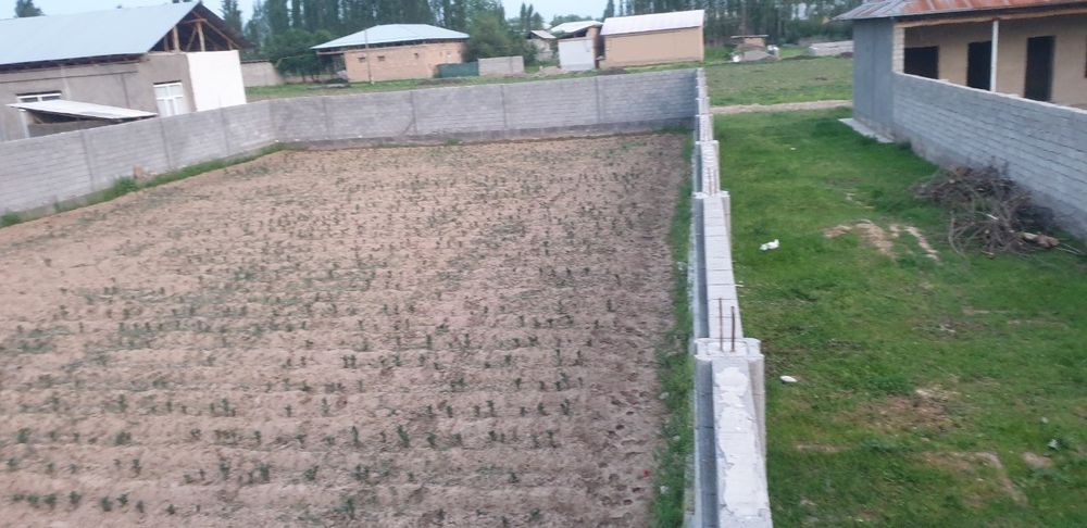 Yer uchastka sotiladi