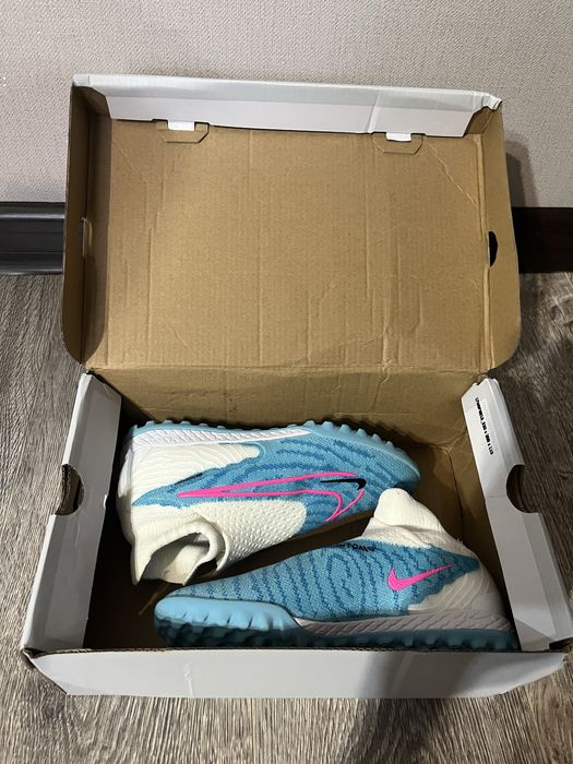 Сороконожки Nike Phantom