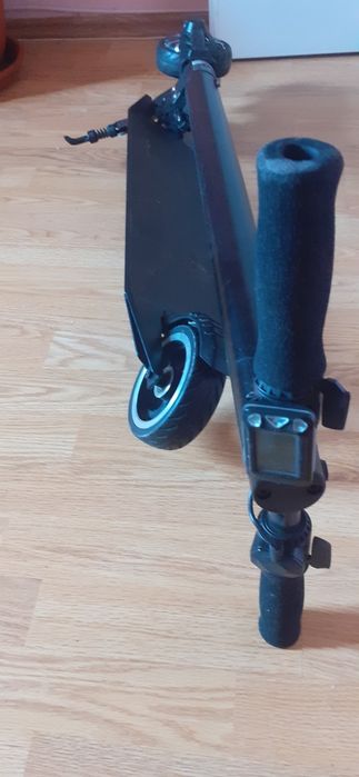 Vand trotineta electrica ca nou