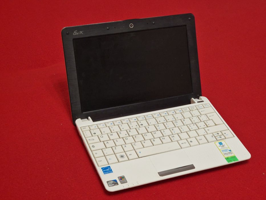 Mini laptop Asus funcțional doar la priza