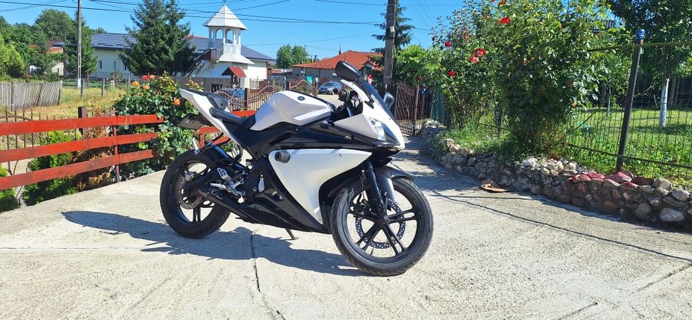 Yamaha yzf r125 2008, 16 ani, stare mecanica foarte bună.