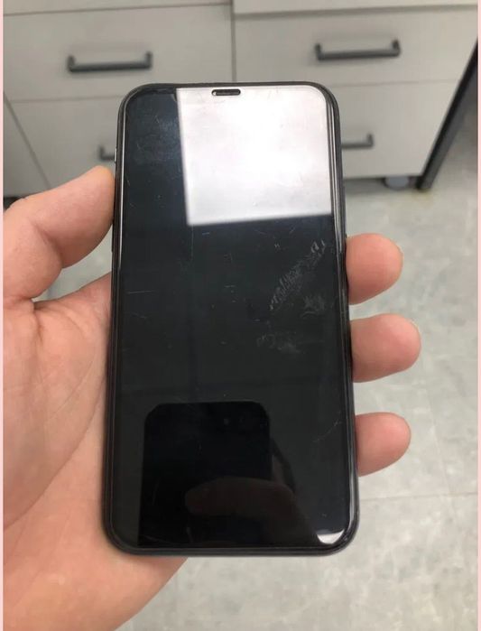 Iphone 11pro sotiladi