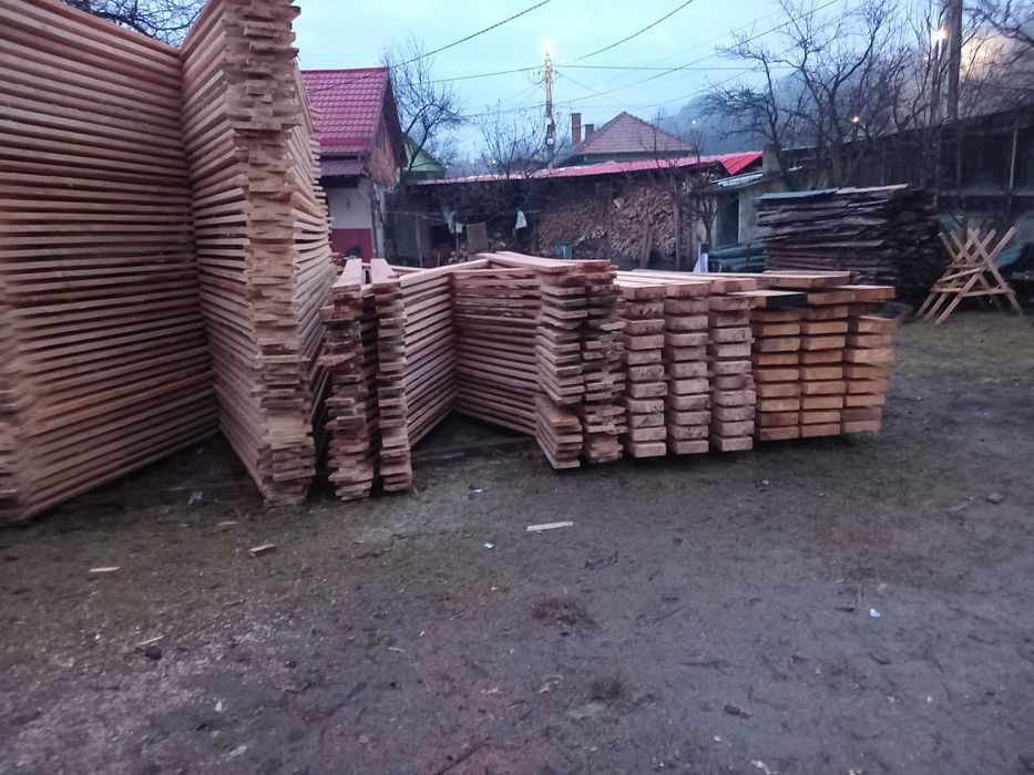 S.C .Vând cherestea