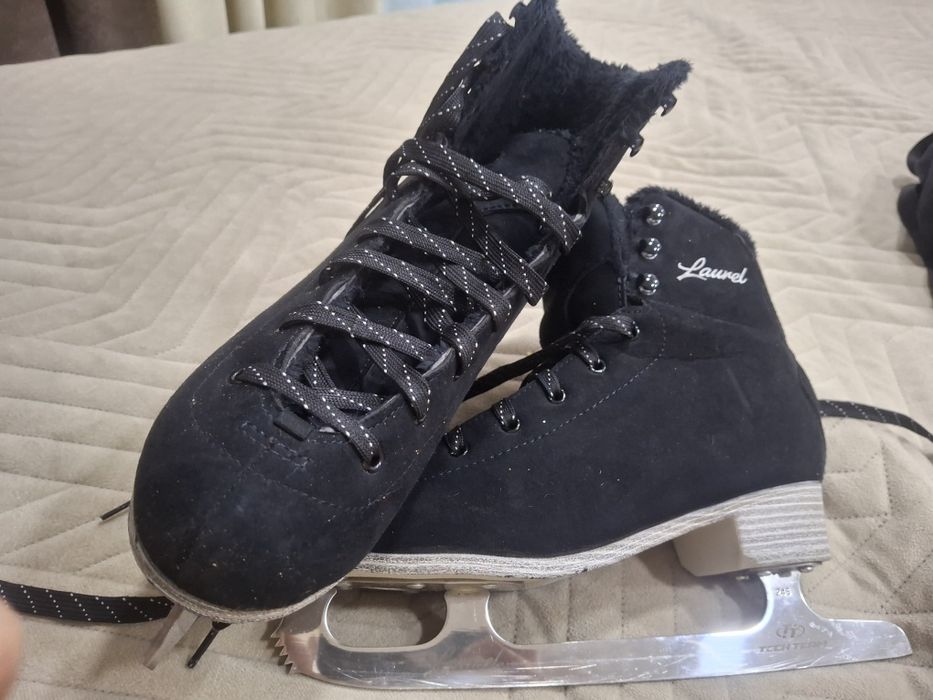 продам коньки для фигурного катания