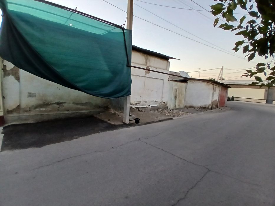 Uy sotladi mirabod tumani 8.5 sotx 12 xona