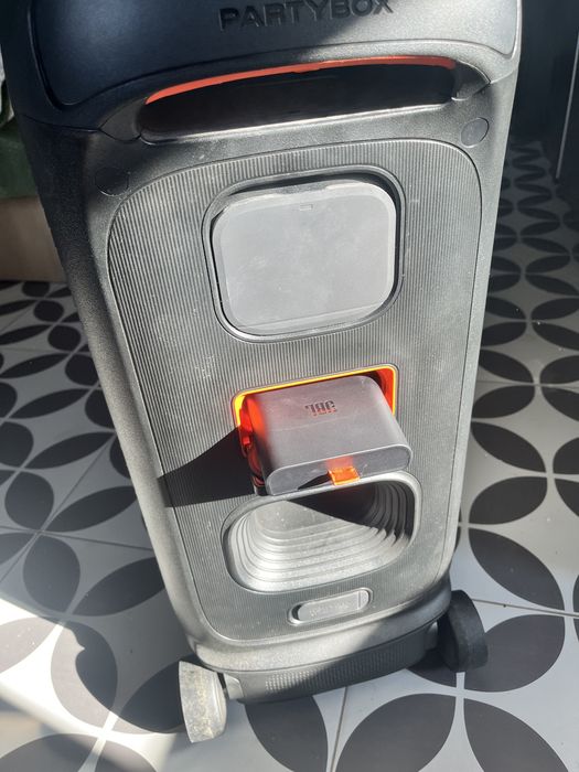 Vand jbl party box 320