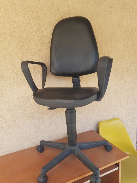 Scaun ergonomic cu manere
