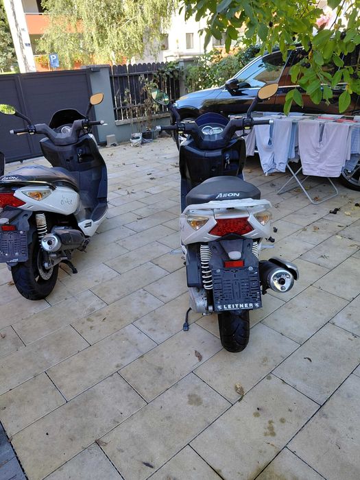 Vand scutere mai multe modele sau schimb cu cros