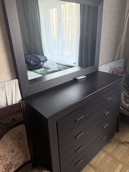 Продается спальний гарнитур