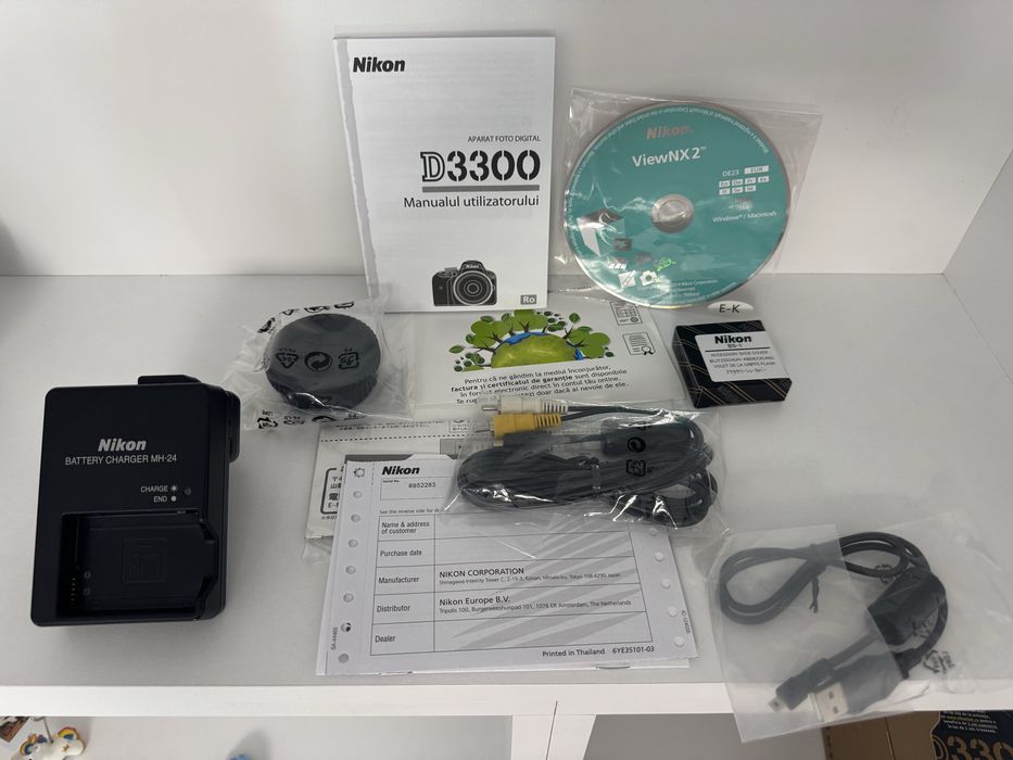 Nikon D3300 + Nikon AF-S 18-140mm VR + Geanta + Card SDHC 32GB