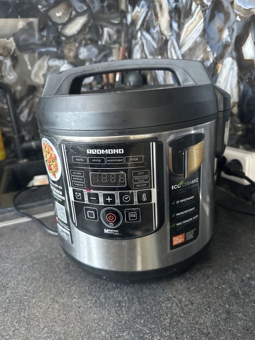 Мультиварка Redmond