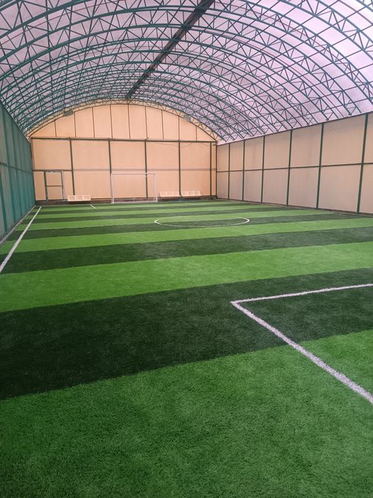 Stadion gazon iskustvenniy