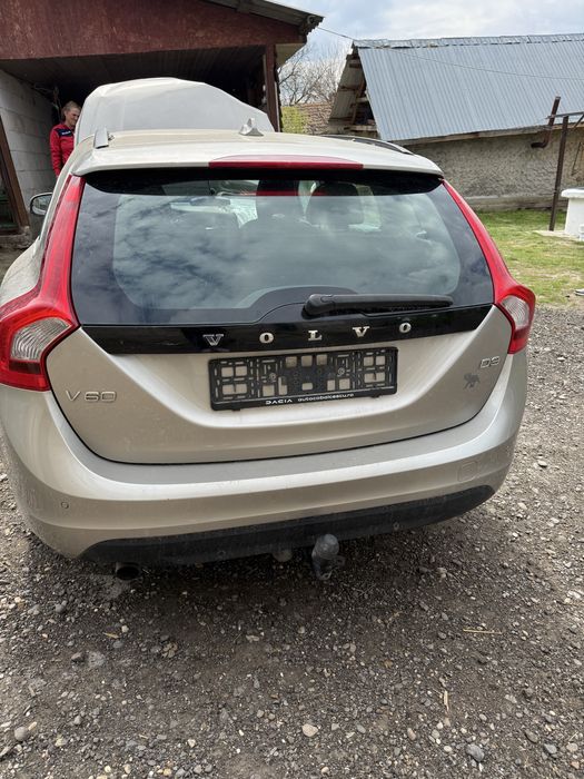 volvo v60 avariat