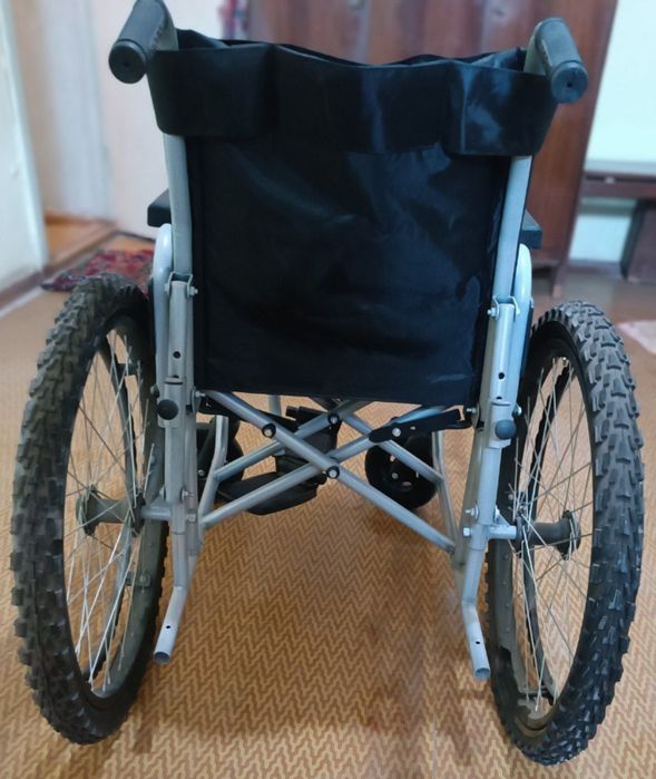 Продаетс продается инвалидная  коляска  абсолютно  новая.