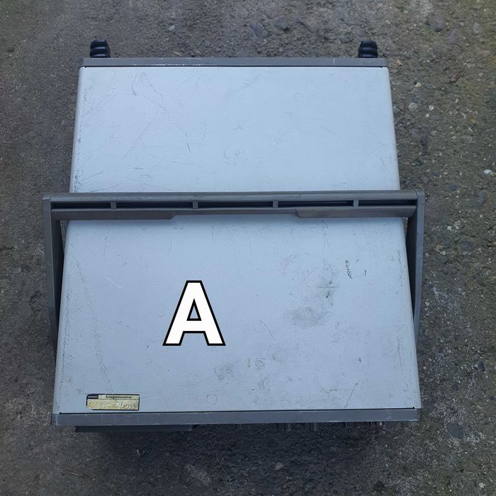 Arata exact ca in poze-Tip Geanta-Osciloscop Grundig MO-22-20Mhz-Germania Original-Multimetru