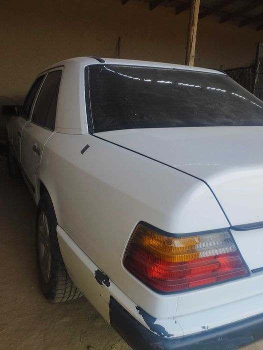 Мерседис В 124 е200