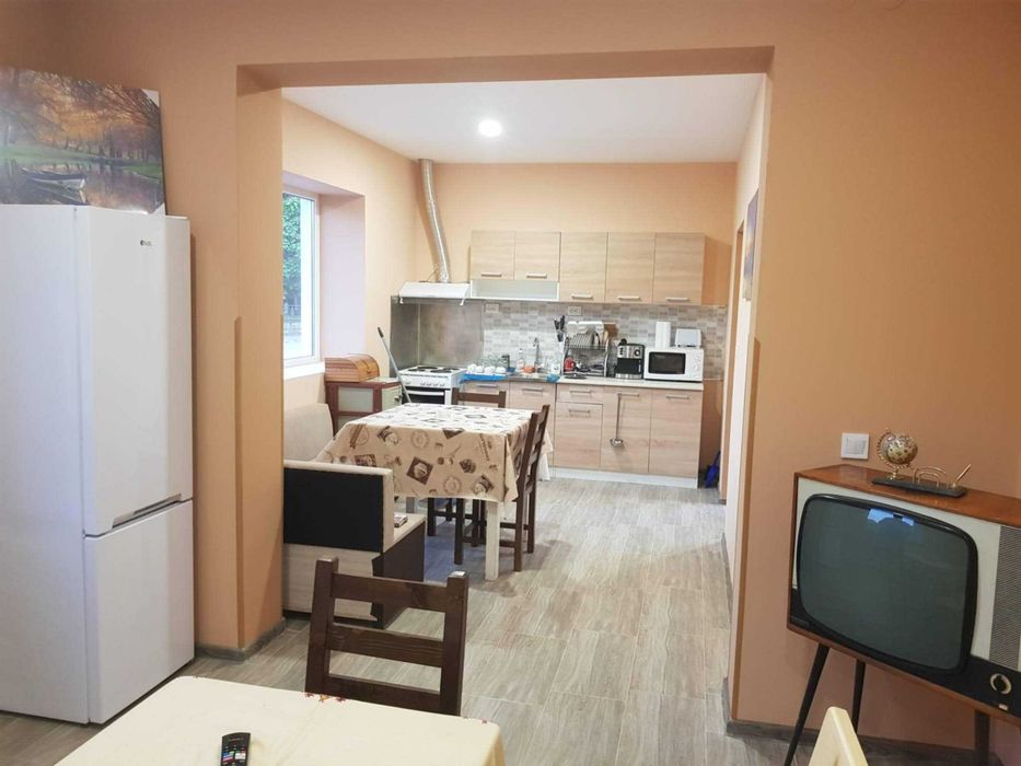 Дава се под наем Къща в с. Дерманци, Област Ловеч - 170 кв.м за 51 € - Снимка #1