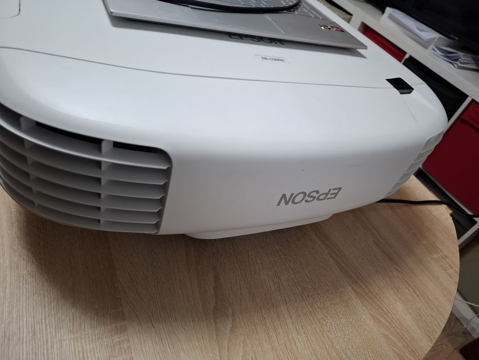 СПЕШНО!!! Epson pro eb-l1300u laser wuxga 3lcd projector with 4k