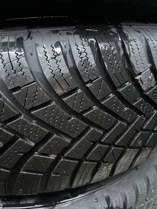 Set jante aliaj originale Hyundai R16 cu anvelope de iarna 215 70 R16