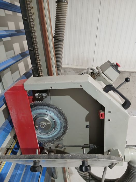 Вертикална трионна машина GMC KGS 400E