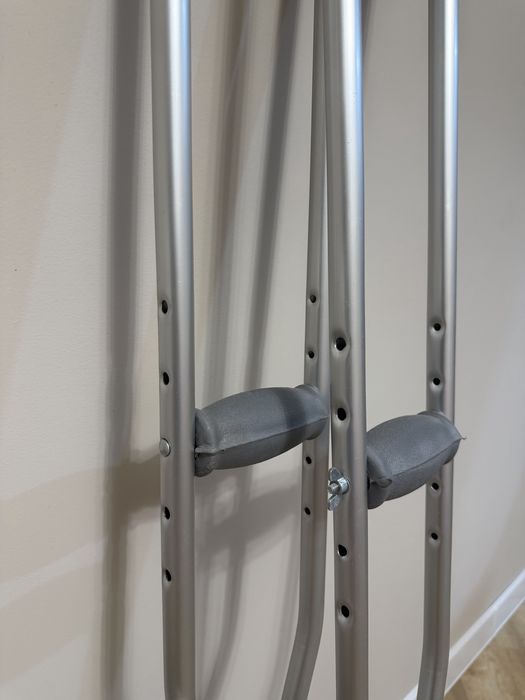 Подмышечные костыли (пара)