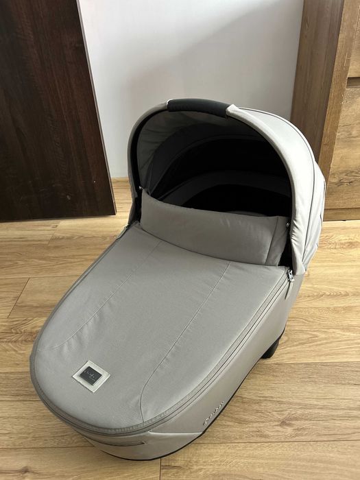 Кош за новородено Cybex Priam 4 /e-Priam Lux + дъждобран