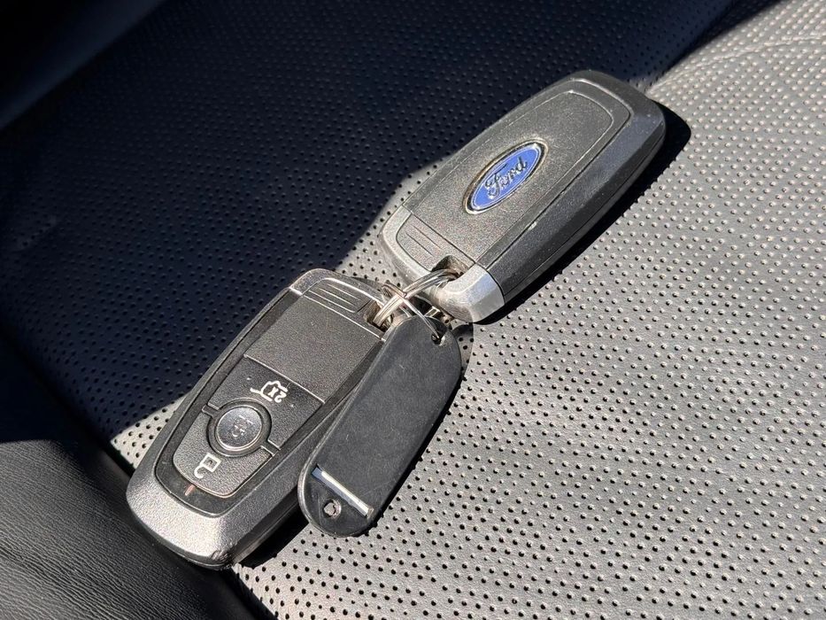 Ford Explorer Ford Explorer PLATINUM PHEV AWD 363 CP Automat (7 Locuri)