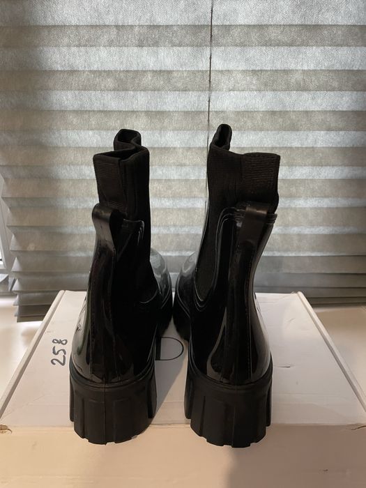 Резиновые сапоги