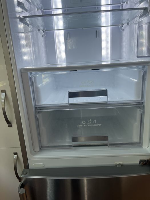 хладилник с фризер LG