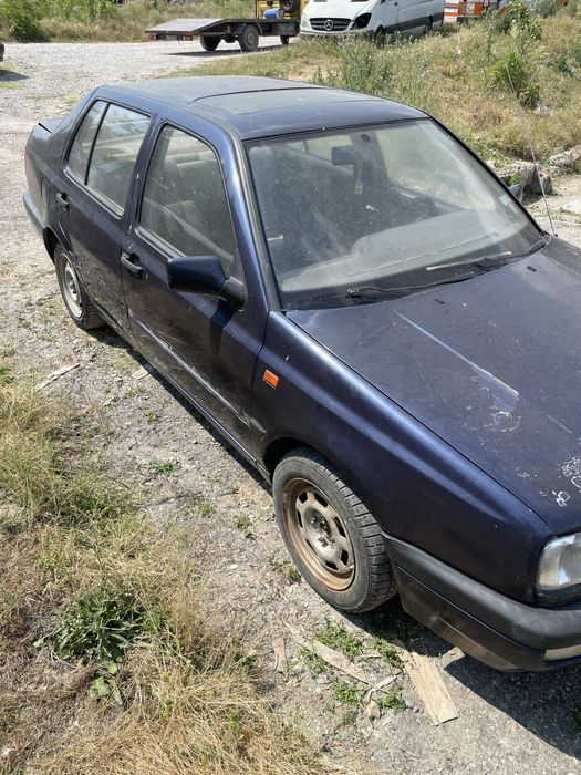 Фолксваген венто /volkswagen vento 1.8 i 1992 НА ЧАСТИ