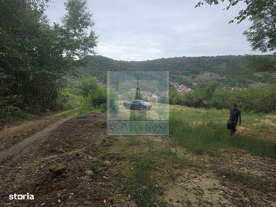 Teren intravilan de vanzare