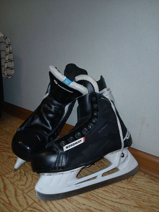 продам коньки 40р,отличное состояние