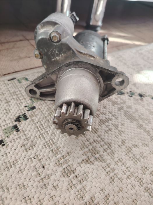 Автозапчасть, стартер