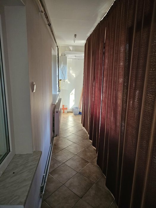 Închiriez apartament 2 camere decomandat