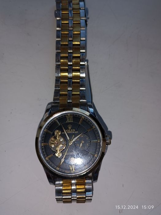 Ролекис соат сотилади