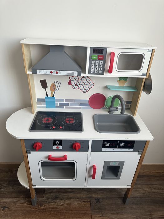 Детска дървена  кухня