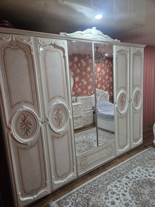 Спальный гарнитур