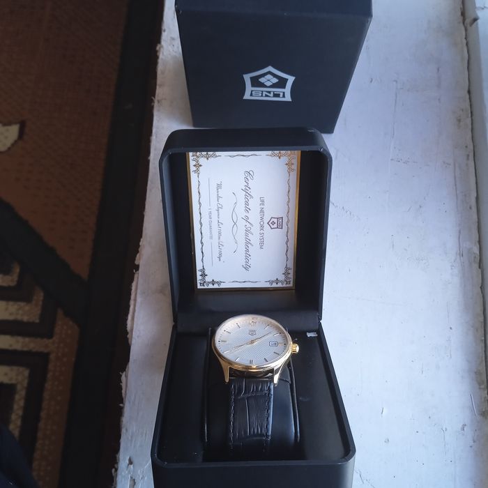 Soat Shveytsariyaniki,LNS kompaniyasi brendi tomonidan ishlab chiqaril