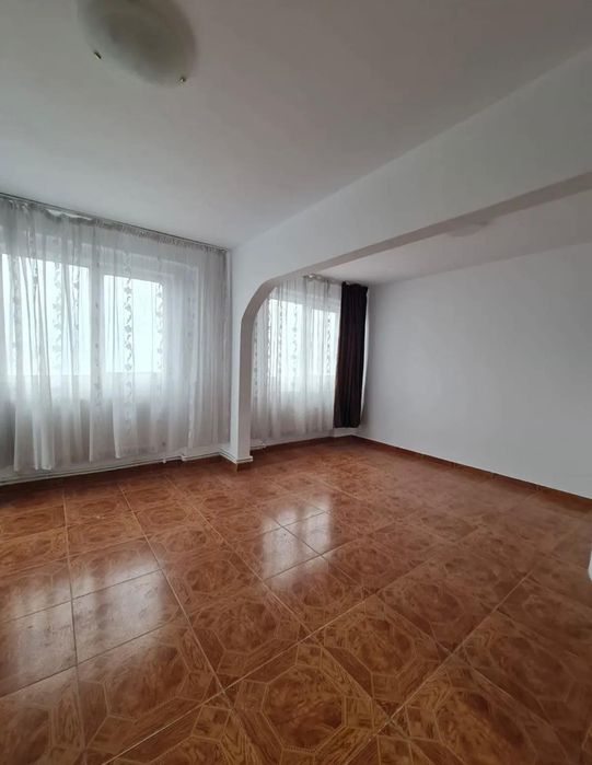 Vânzare apartament 3 camere transformat in 2 camere,in Micro 39A,pret negociabil!
