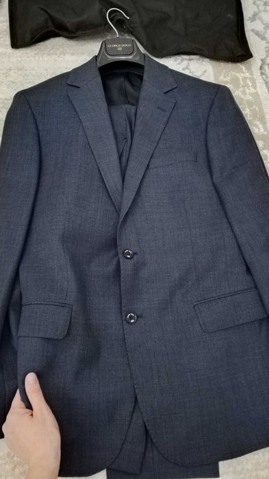 Костюм мужской.    .    .