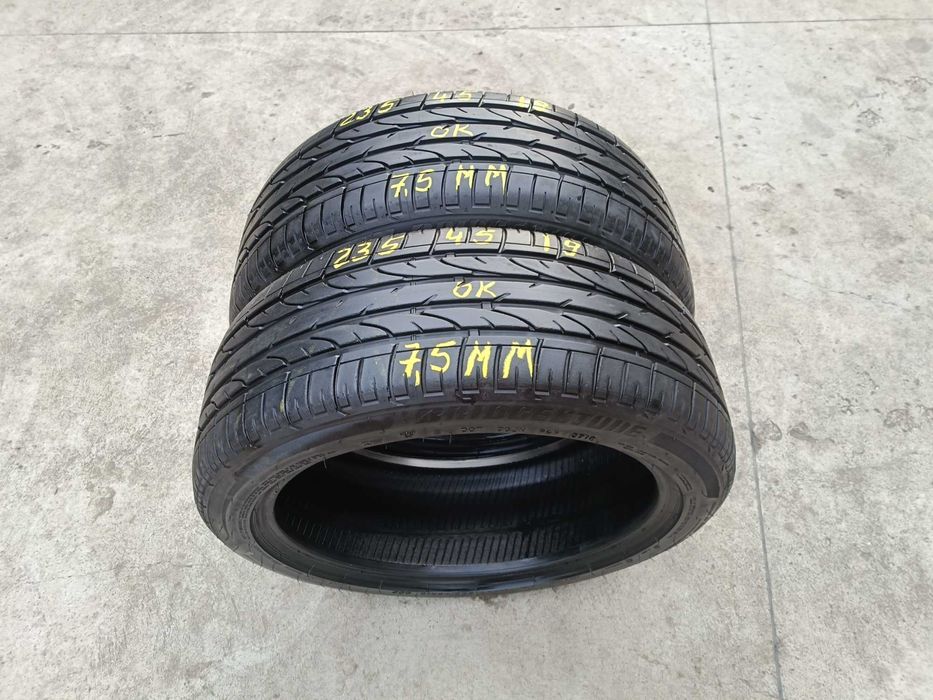 Doua anvelope de vara 235 45 19 bridgestone dueler HP 7,5 mm