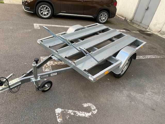 Inchiriere remorca 3 posturi