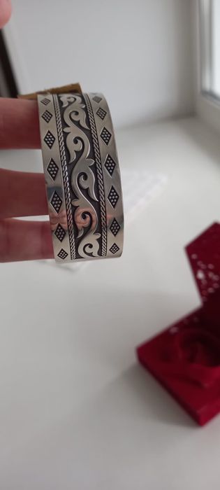 Продам серебряный браслет.
