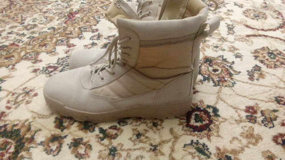 продаю песочный берцы цена 7к