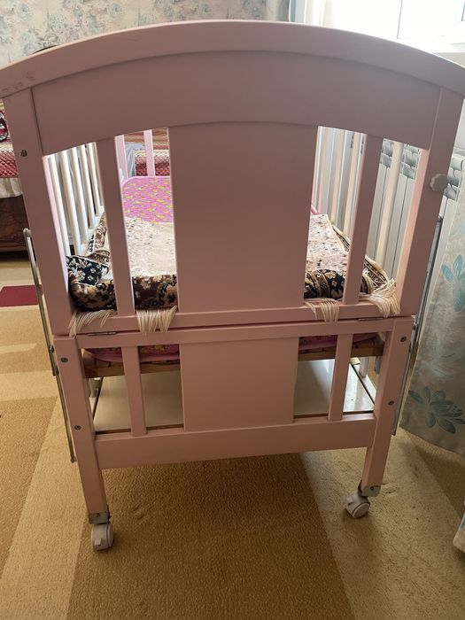 Манежка в розовом цвете