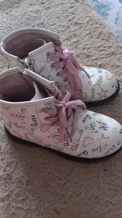 Продам обувь для девочки весна-осень