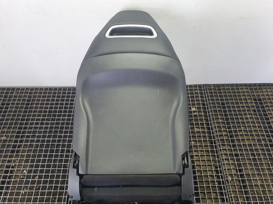 Scaun dreapta fata Mercedes Benz GLA-Class X156 (2013 - 2017) 2.2 cdi OM651.930