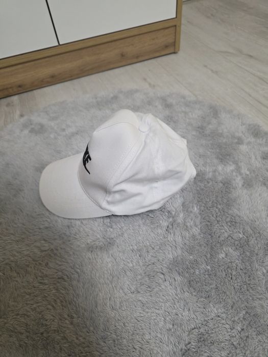 Нова шапка с козирка NIKE